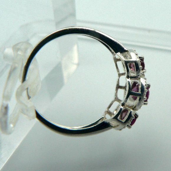 Sz 7 Genuine Orissa Rhodolite Garnet 3 Stone Ring NWOT - Picture 3 of 4